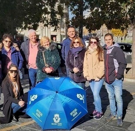 Grupo de visita guiada en Granada