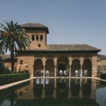 Descubrir la Alhambra, sus jardines y sus palacios
